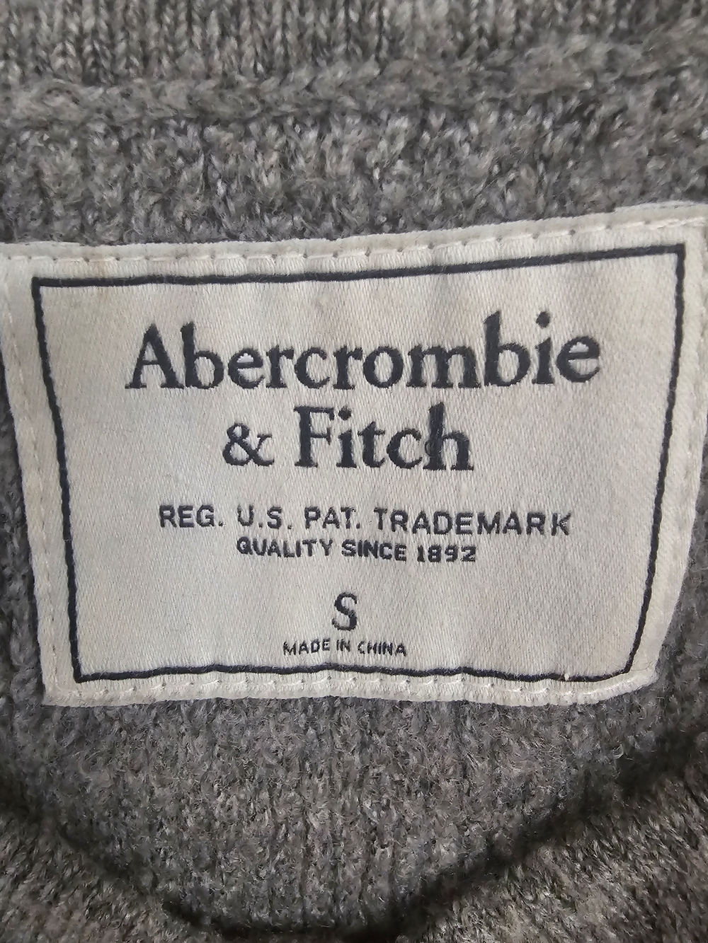 Abercrombie & Fitch Sweater | Gray Knit w/ Gold Zipper Detail | Size S
